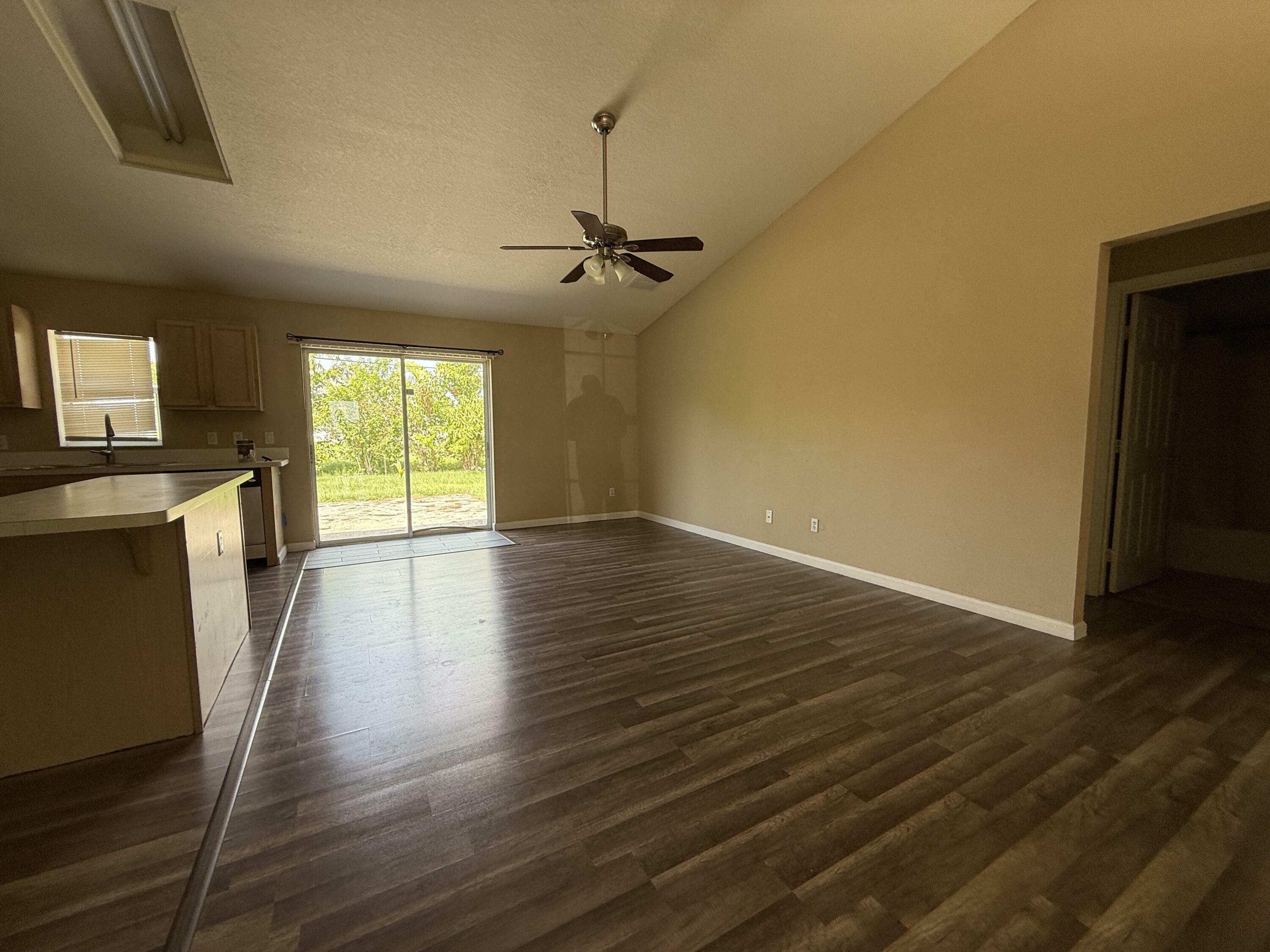 Property Photo: 1661 SW Cameo Boulevard FL 34953