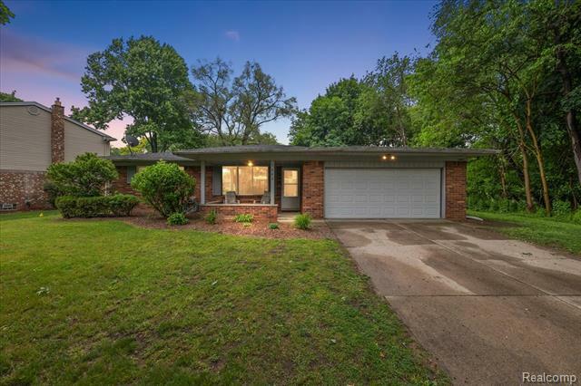 Property Photo:  1462 Three Lakes Drive  MI 48085 