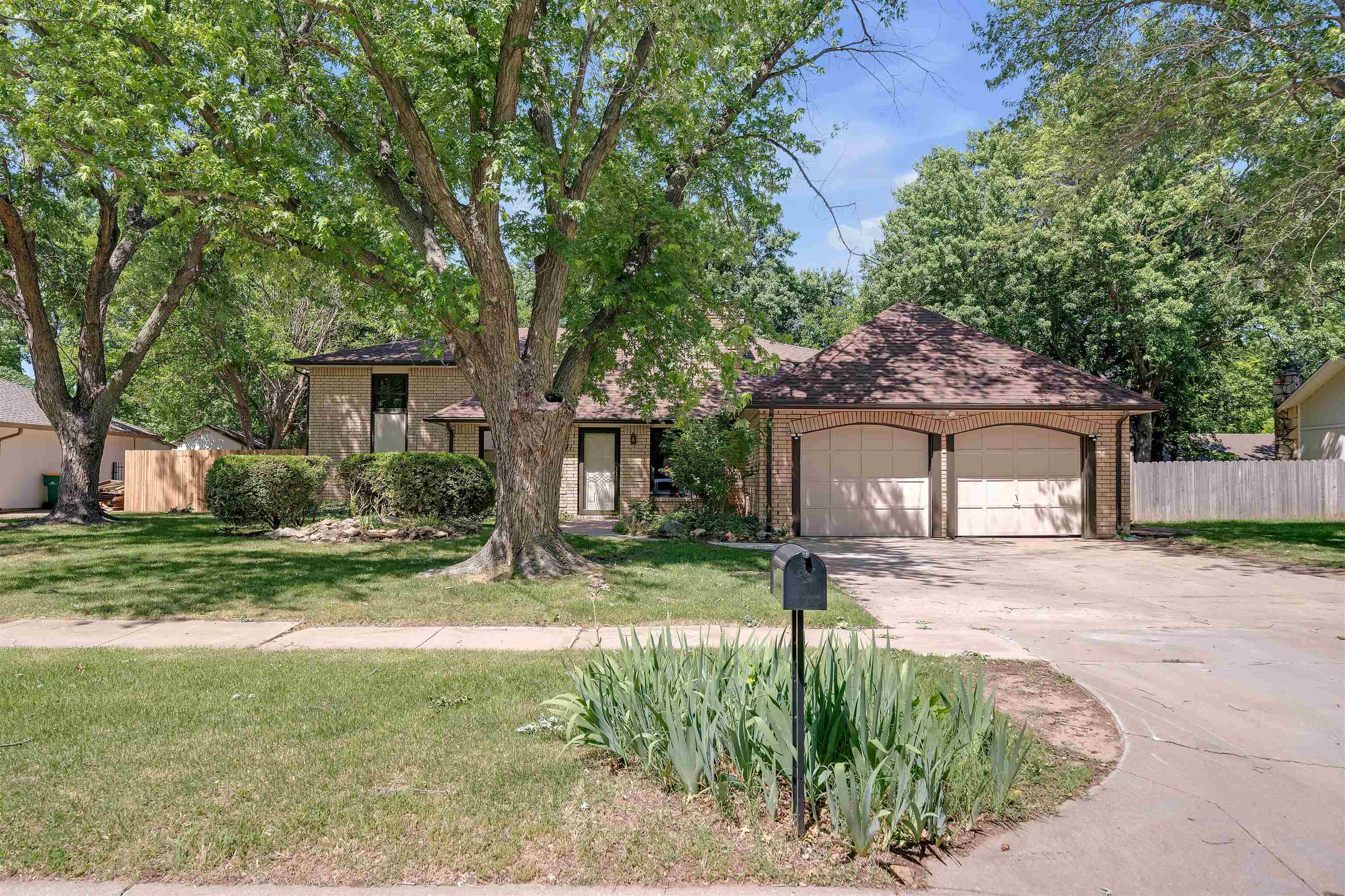 Property Photo:  1671 N Maybelle St  KS 67212 