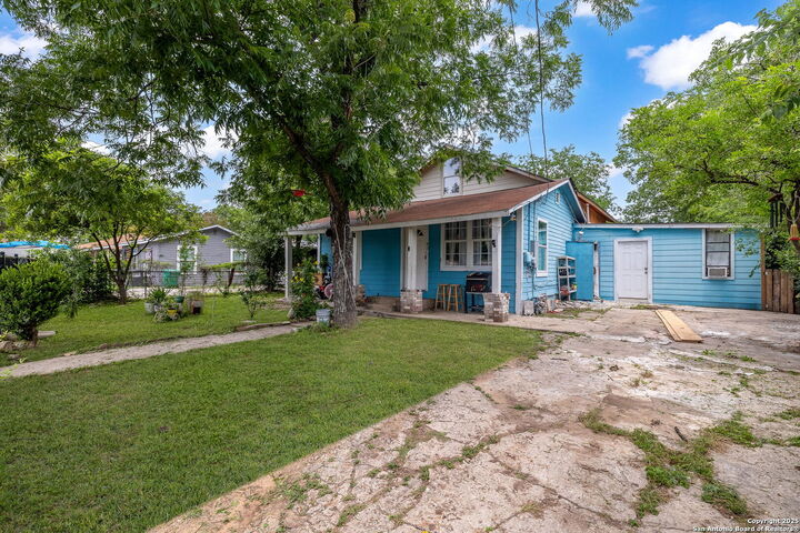 Property Photo:  43 Leroux  TX 78207 