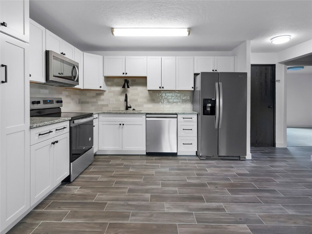 Property Photo: 371 W 4th Street 103 CO 80498