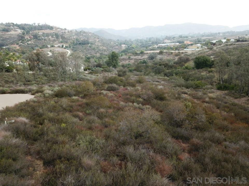Property Photo: 89 Yacoo Ct 89 CA 91935
