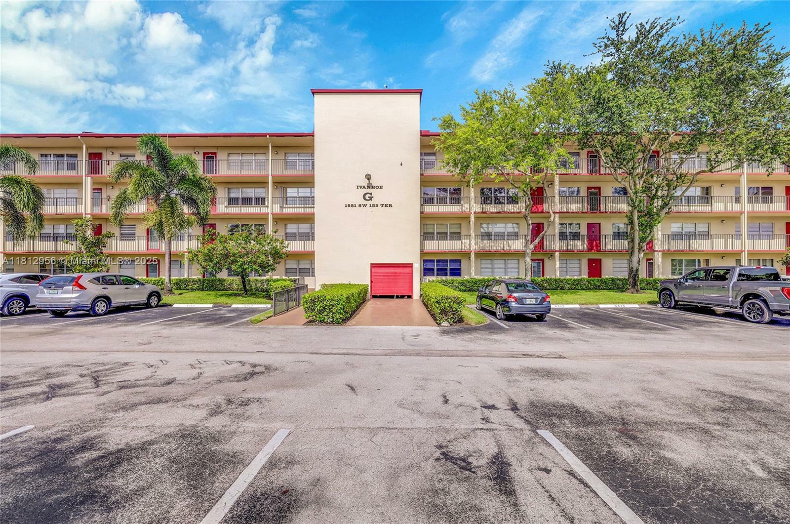 Property Photo: 1551 SW 135th Ter 112G FL 33027