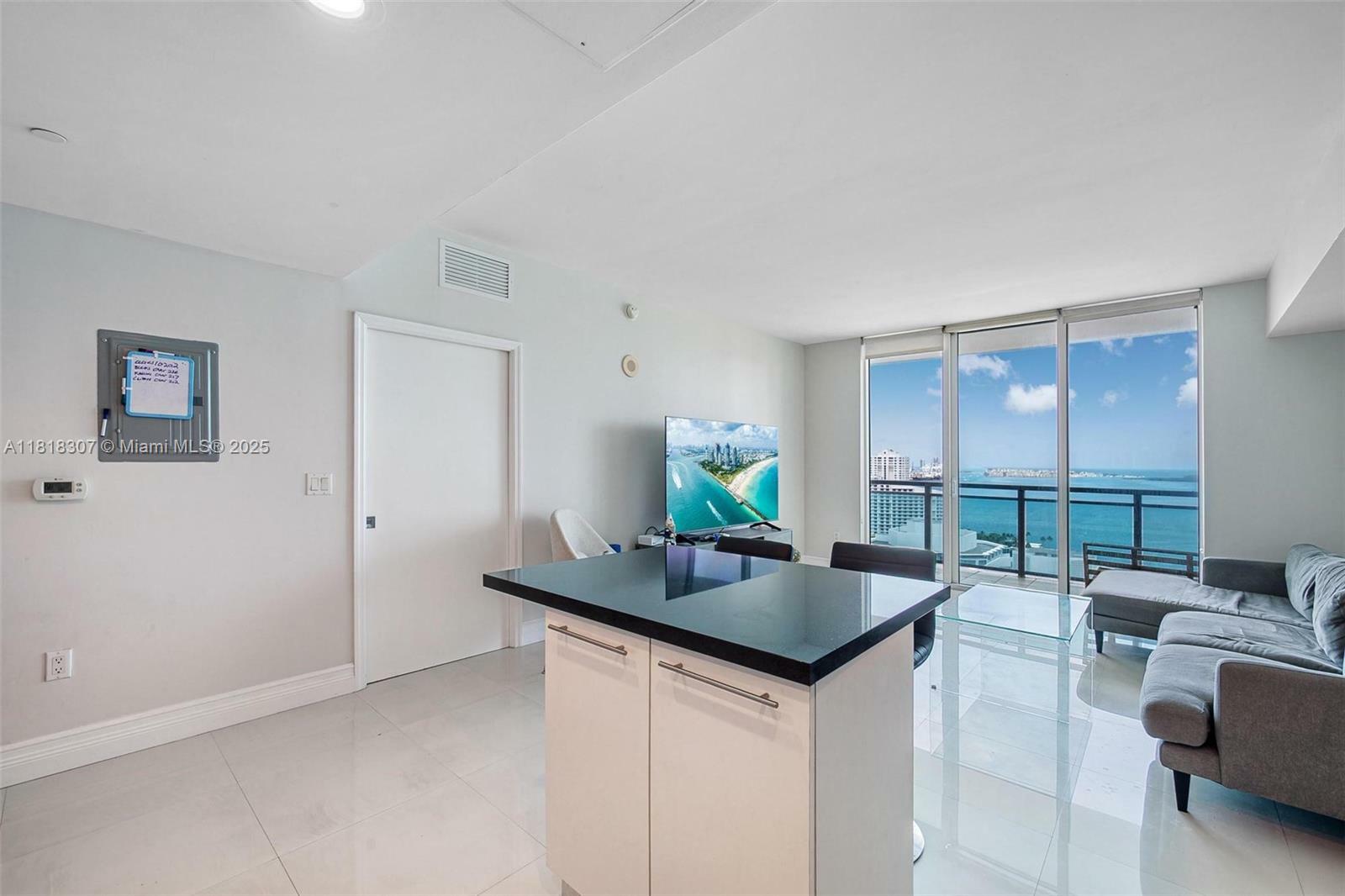 Property Photo: 951 Brickell Ave 2708 FL 33131