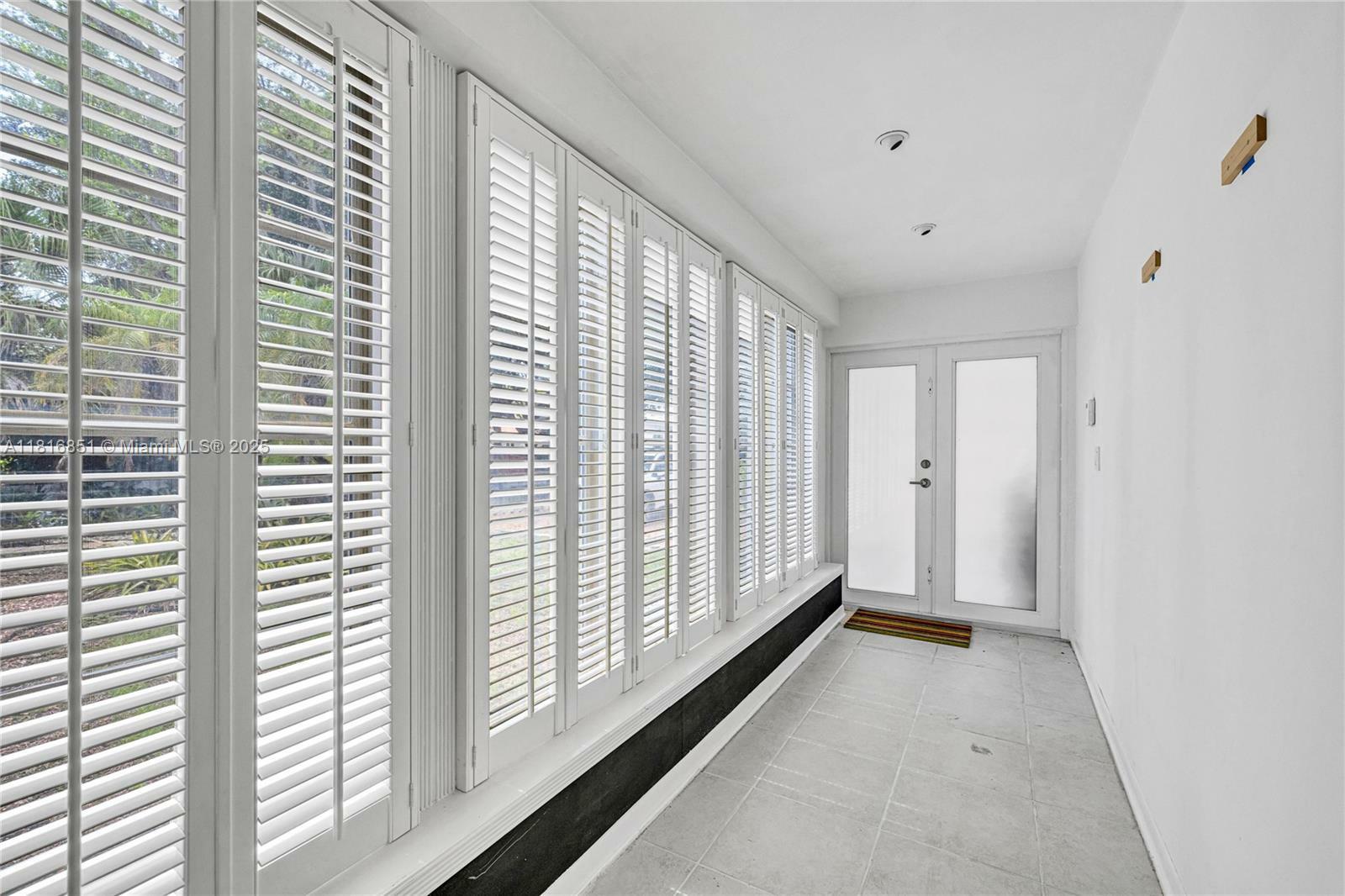 Property Photo: 923 Catalonia Ave FL 33134