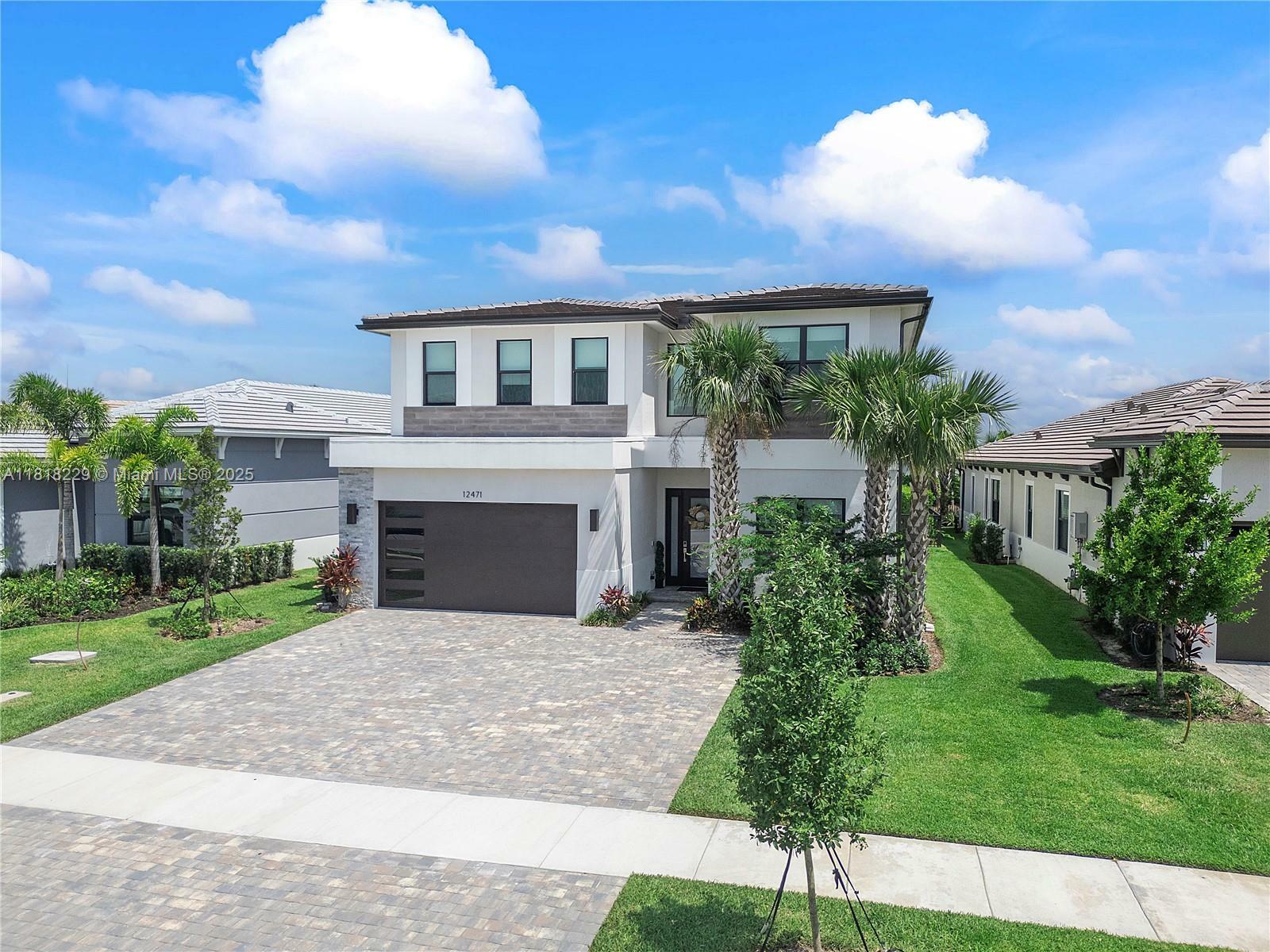 Property Photo: 12471 Solana Bay Cir FL 33412