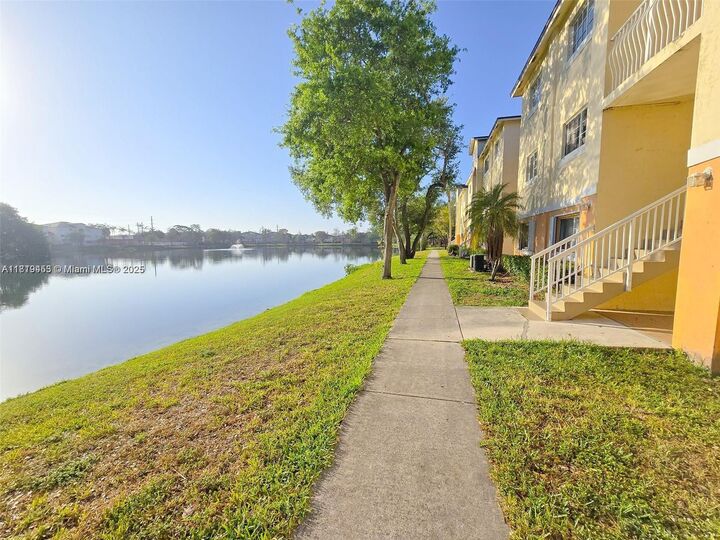 3690 N 56th Ave 933  Hollywood FL 33021 photo