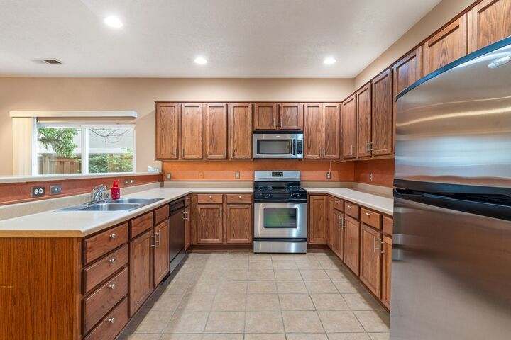 Property Photo: 3 Canyon Cliff Dr NM 87508