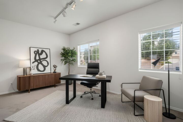 Property Photo:  3 Canyon Cliff Dr  NM 87508 