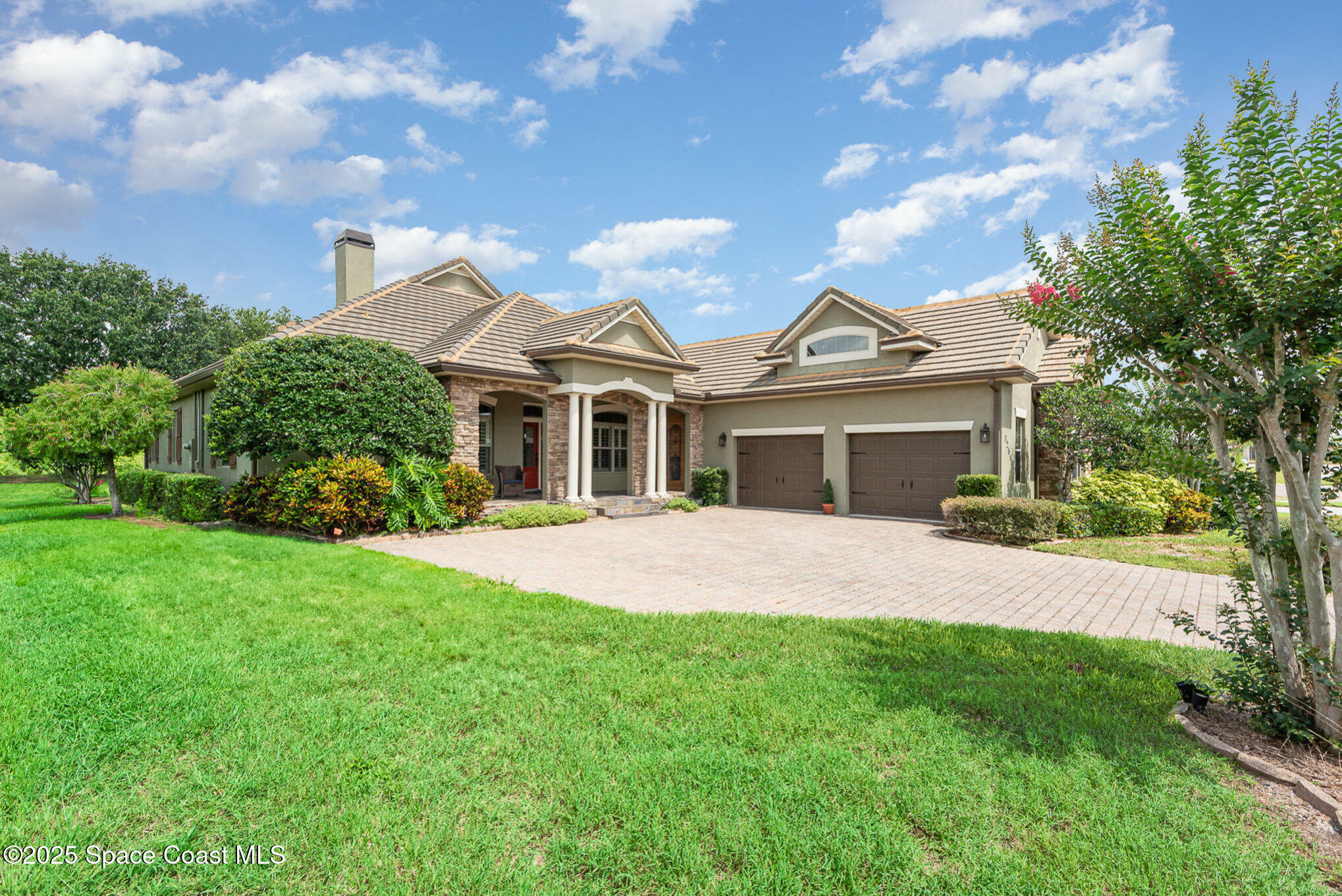 Property Photo: 3260 Quantum Place FL 32754