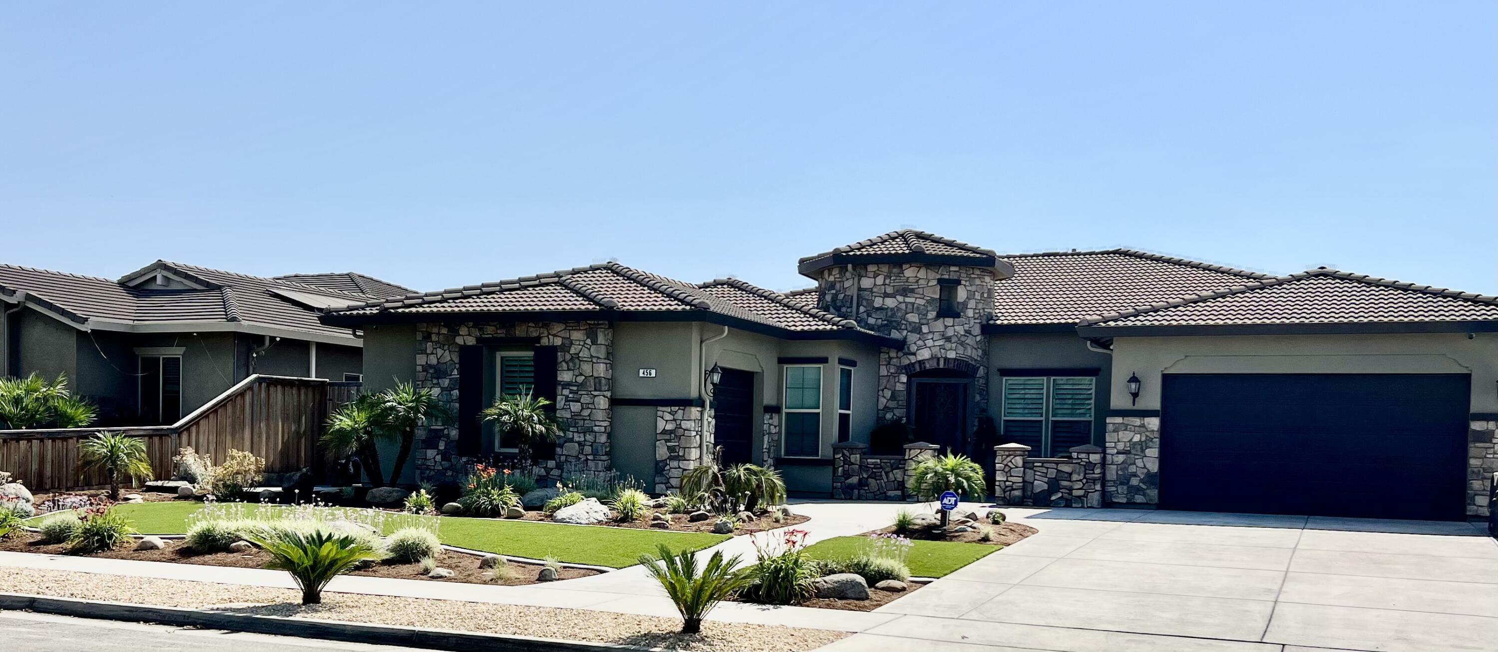 456 Nelson St Street  Tulare CA 93274 photo