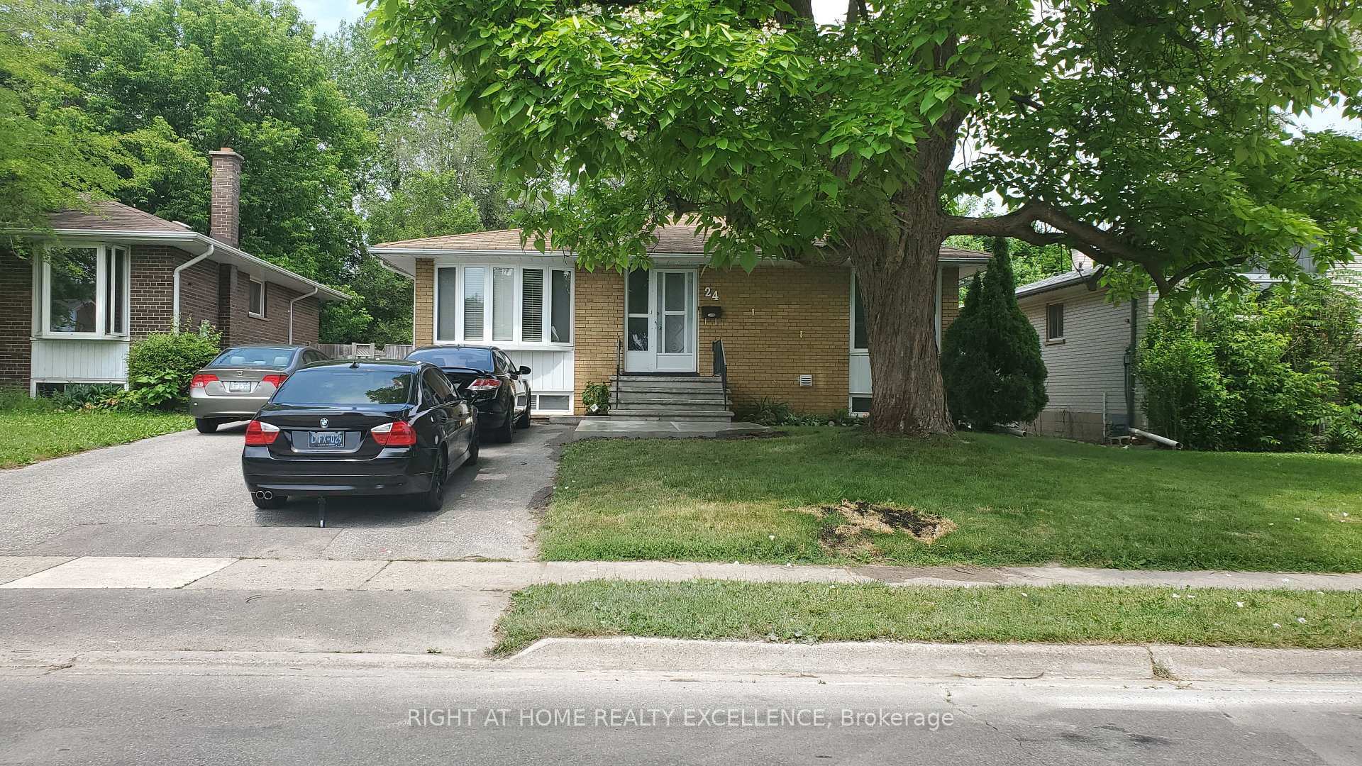 Property Photo: 24 Flowertown Avenue ON L6X 2K2