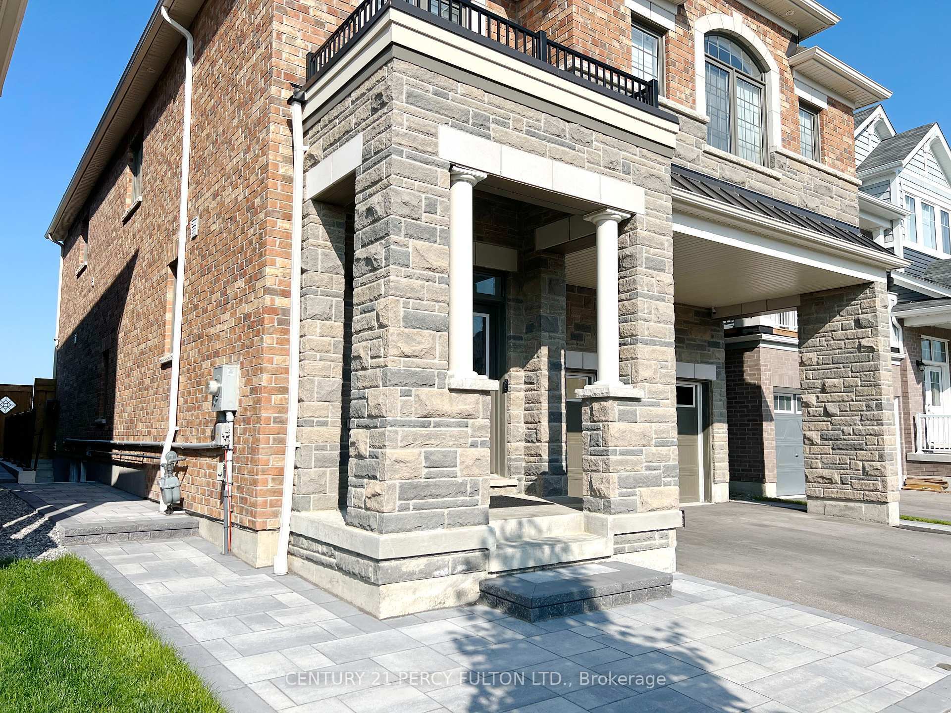 Property Photo:  79 Barkerville Drive  ON L1P 0L8 