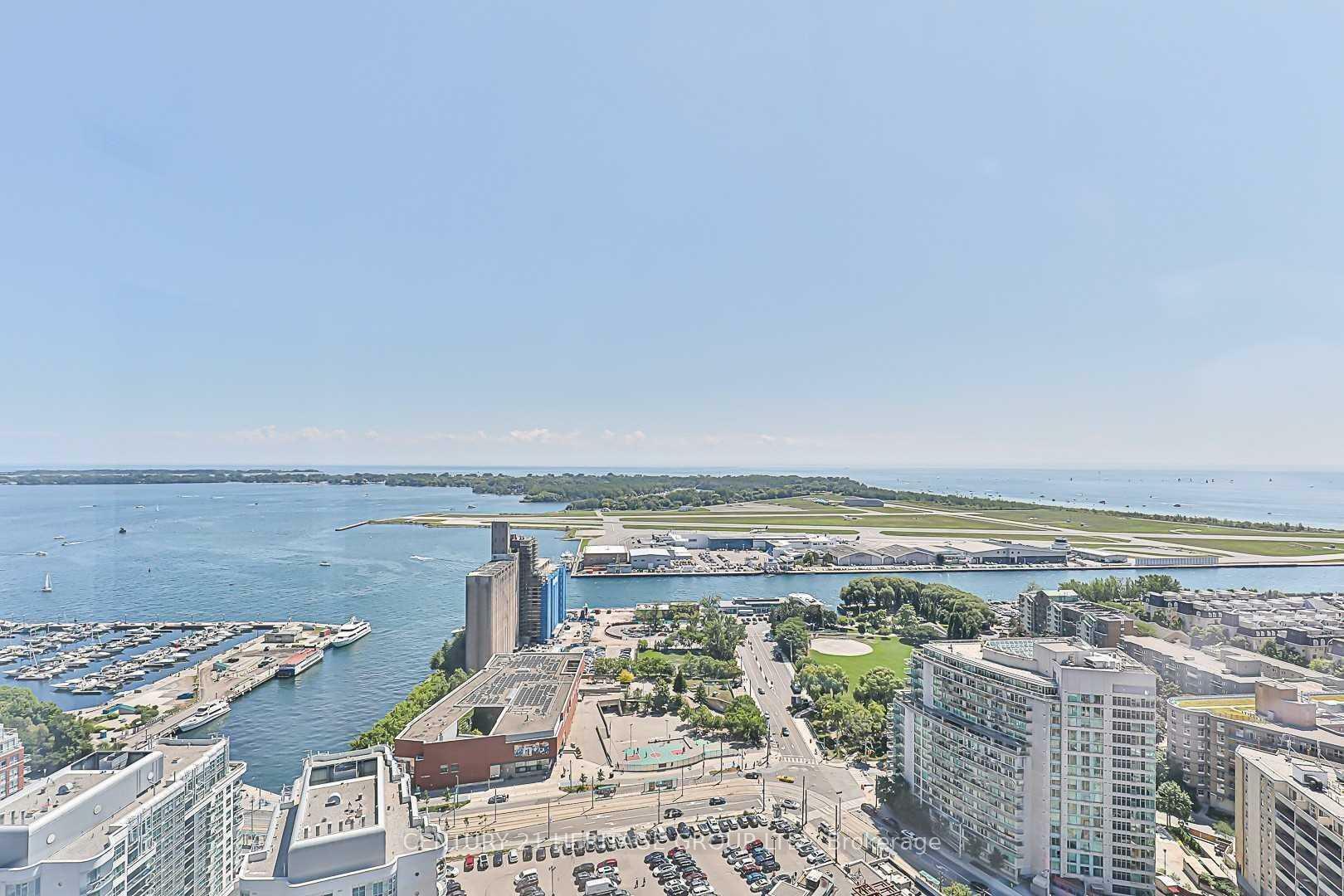 Property Photo: 17 Bathurst Street 3702 ON M5V 1A5