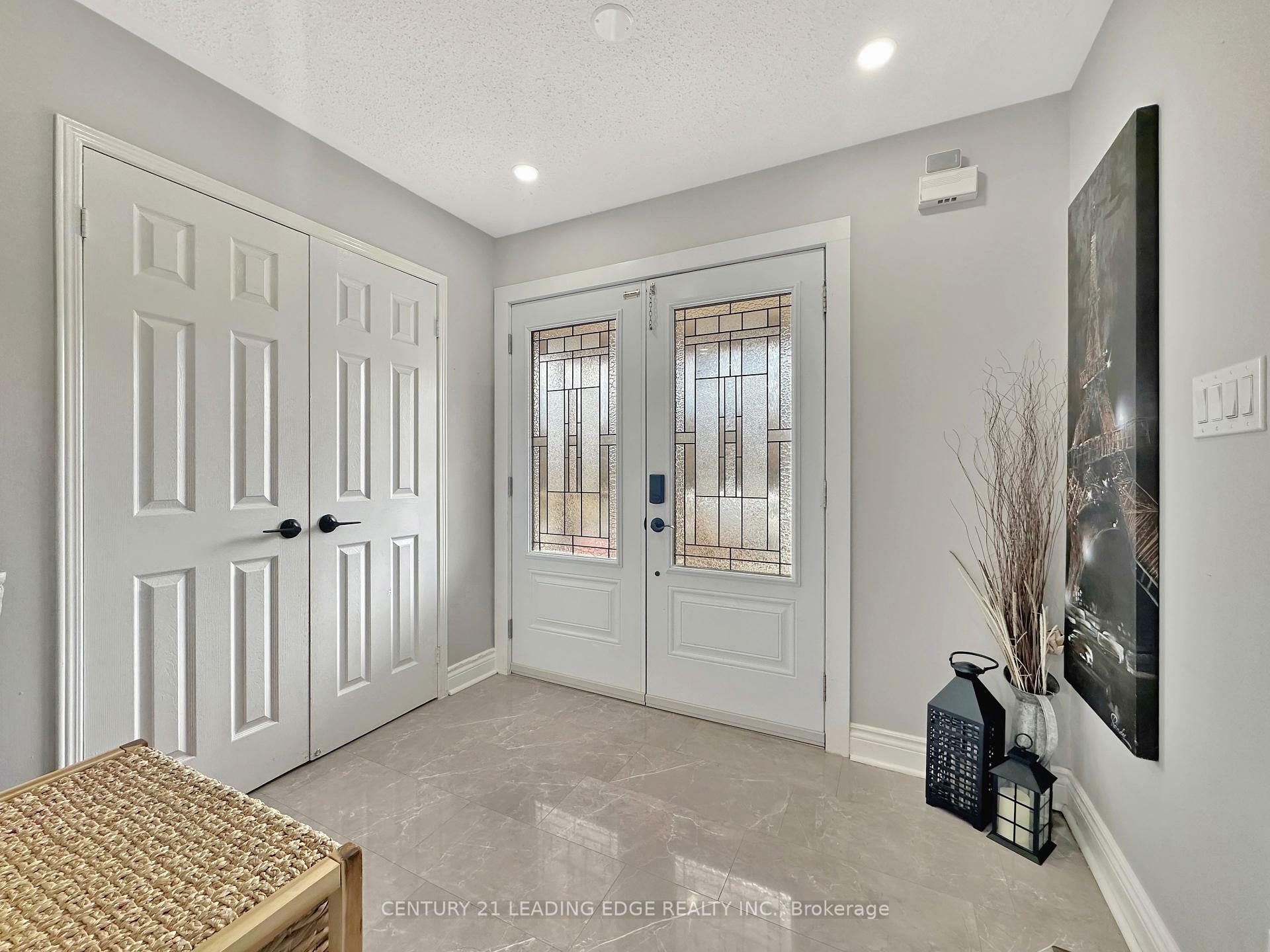 Property Photo: 91 Perryview Drive ON L9L 1T6