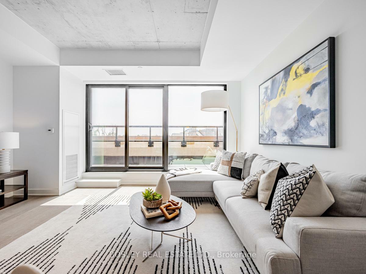 Property Photo: 2720 Dundas Street W 406 ON M6P 1Y2