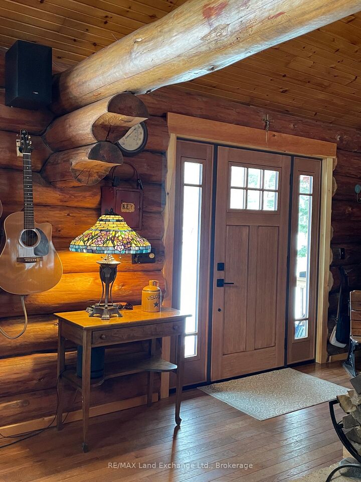 Property Photo:  3 Green Brae Crescent  ON N2Z 0B3