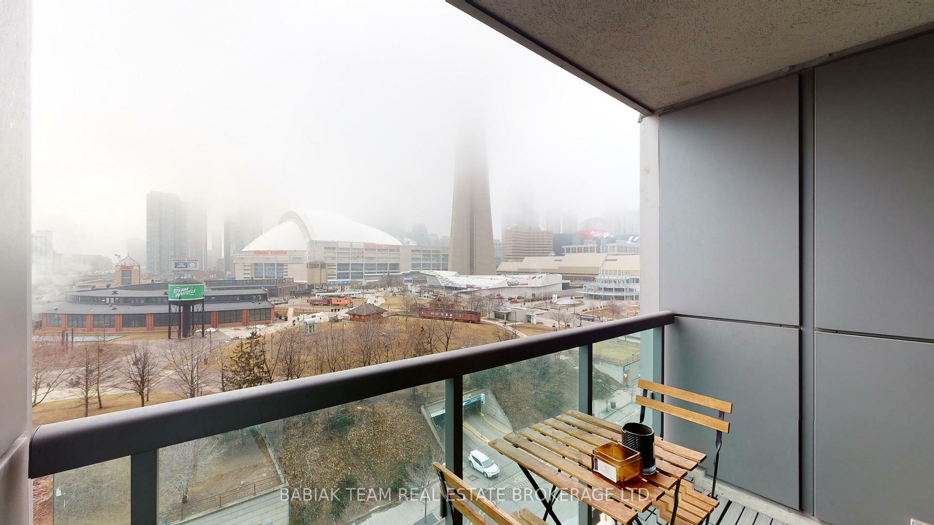 Property Photo: 25 Lower Simcoe Street N 1015 ON M5J 3A1