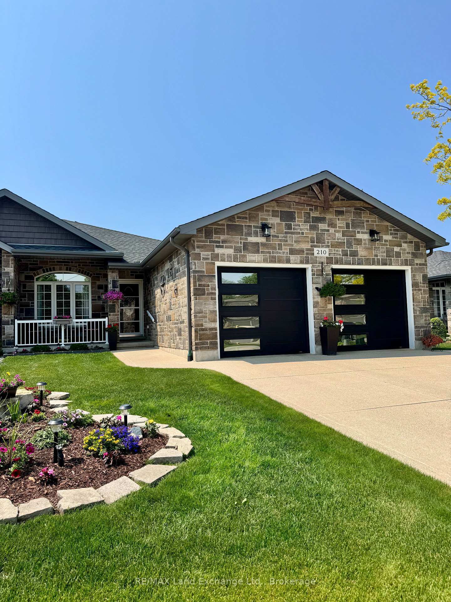 210 Stickel Street  Saugeen Shores ON N0H 2C1 photo