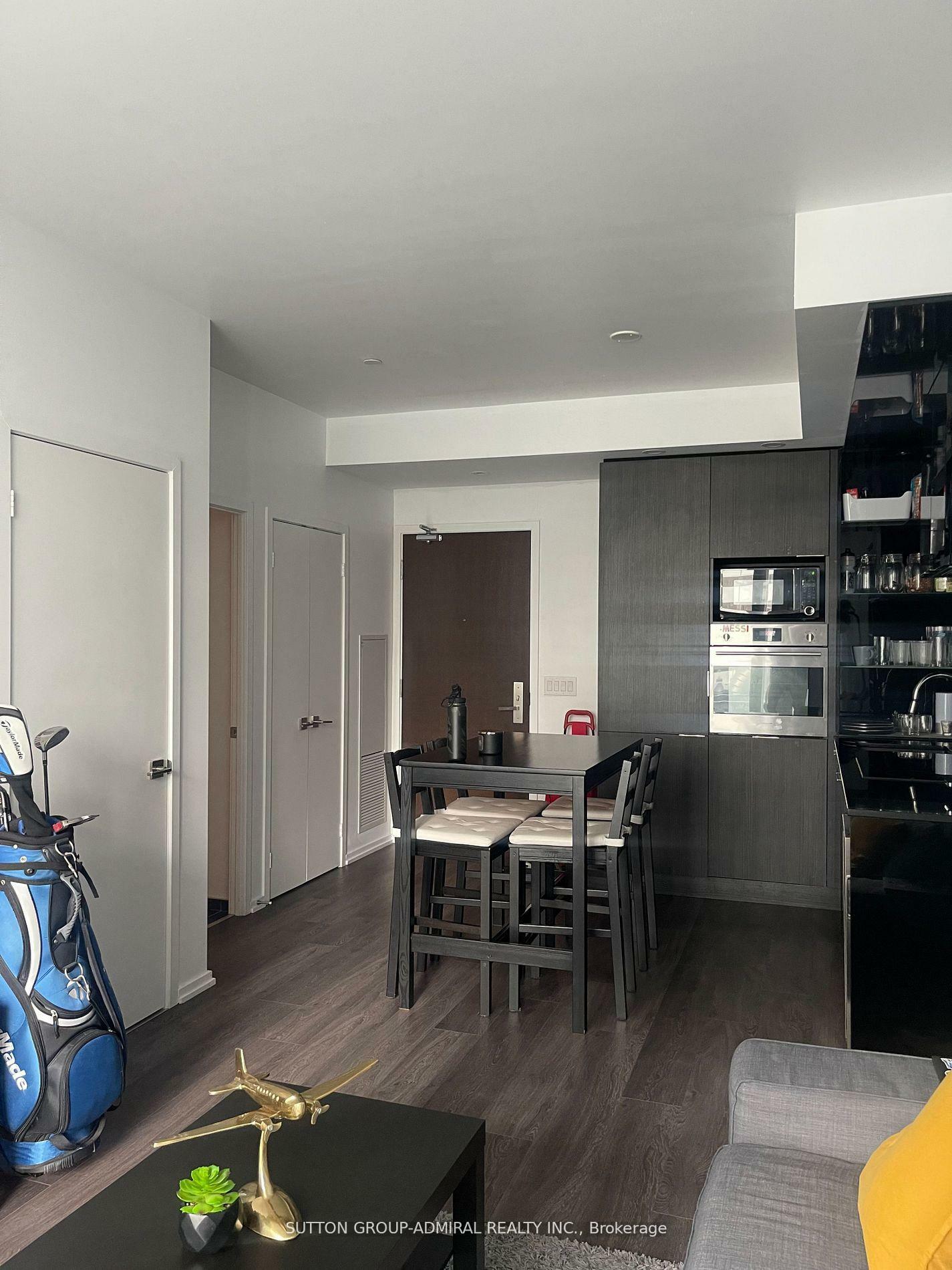 Photo de la propriété: 70 Temperance Street 2710 ON M5H 4E8