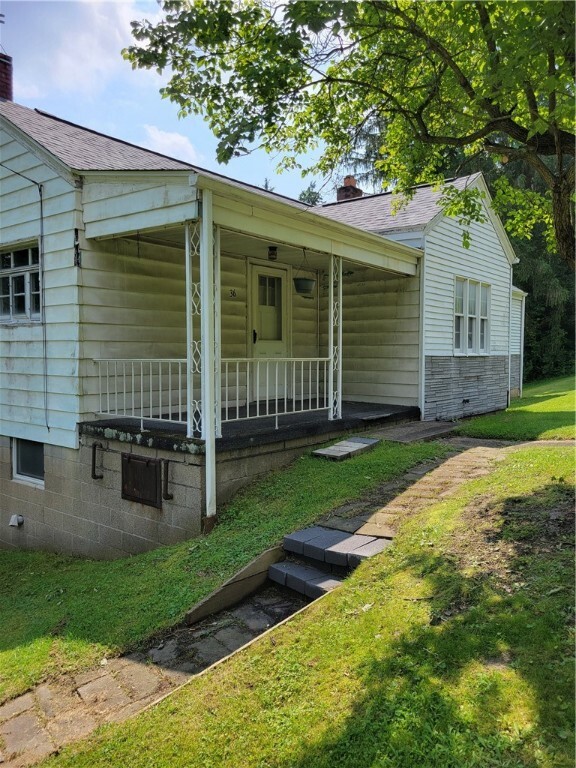 Property Photo: 36 Daisytown Rd PA 15427