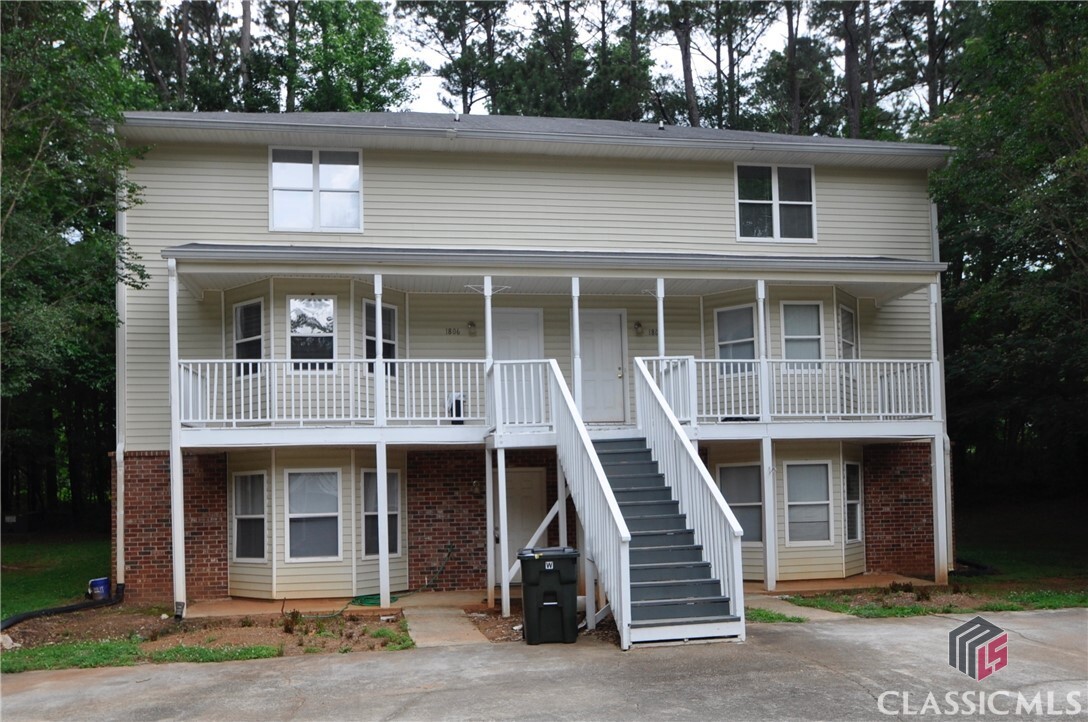 Property Photo: 1824 Cedar Shoals Drive GA 30605