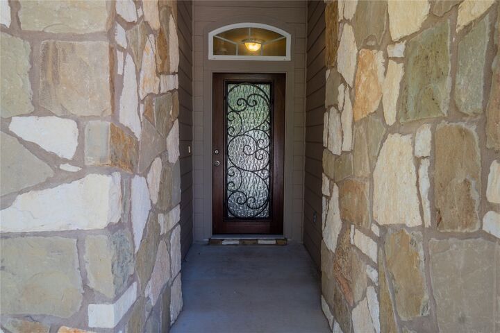 Property Photo:  11612 Yeadon Way  TX 78717