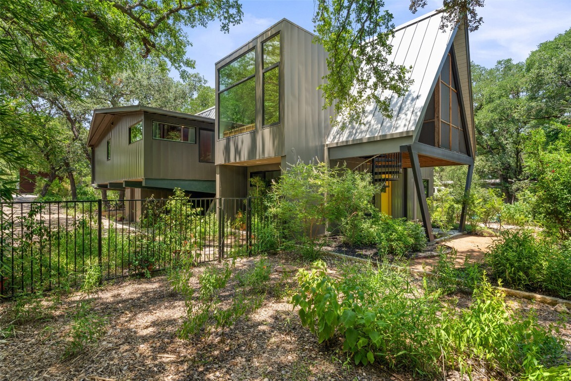 Property Photo: 419 Brady Lane TX 78746