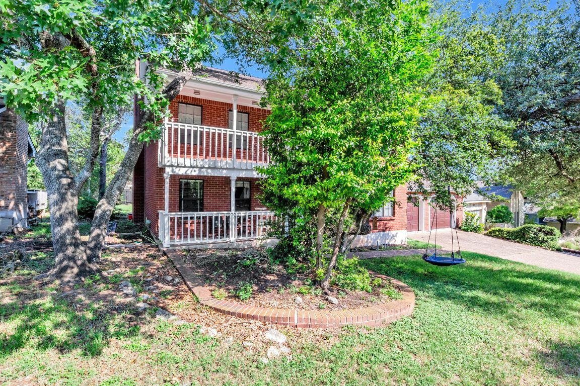 Property Photo: 10903 Chateau Hill TX 78750