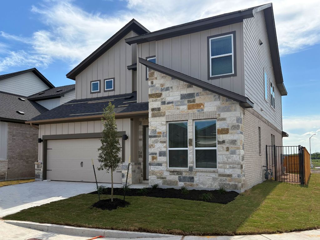 Property Photo:  13102 Geary Drive  TX 78652 