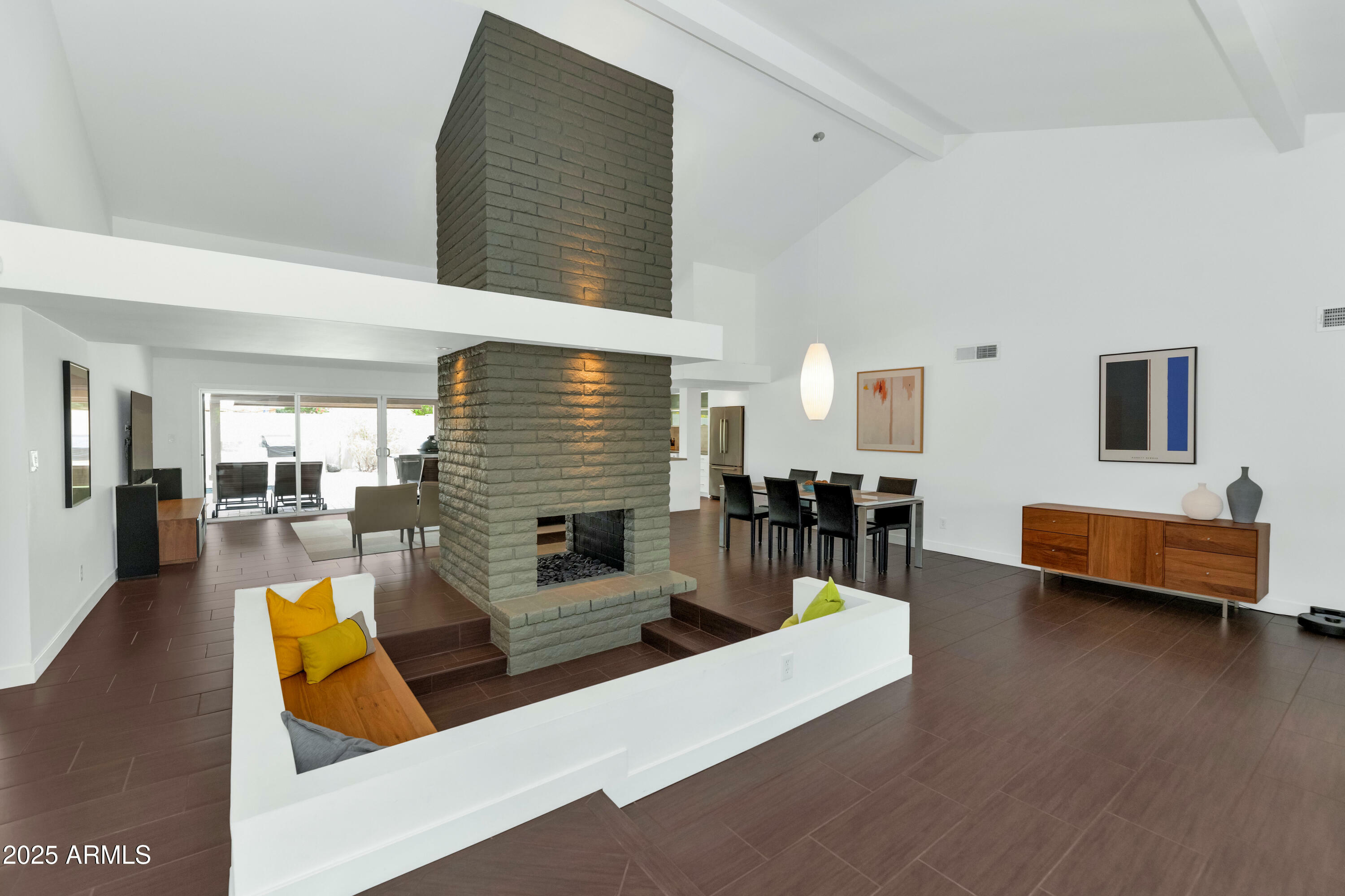 Property Photo: 7806 E Via De La Entrada -- AZ 85258
