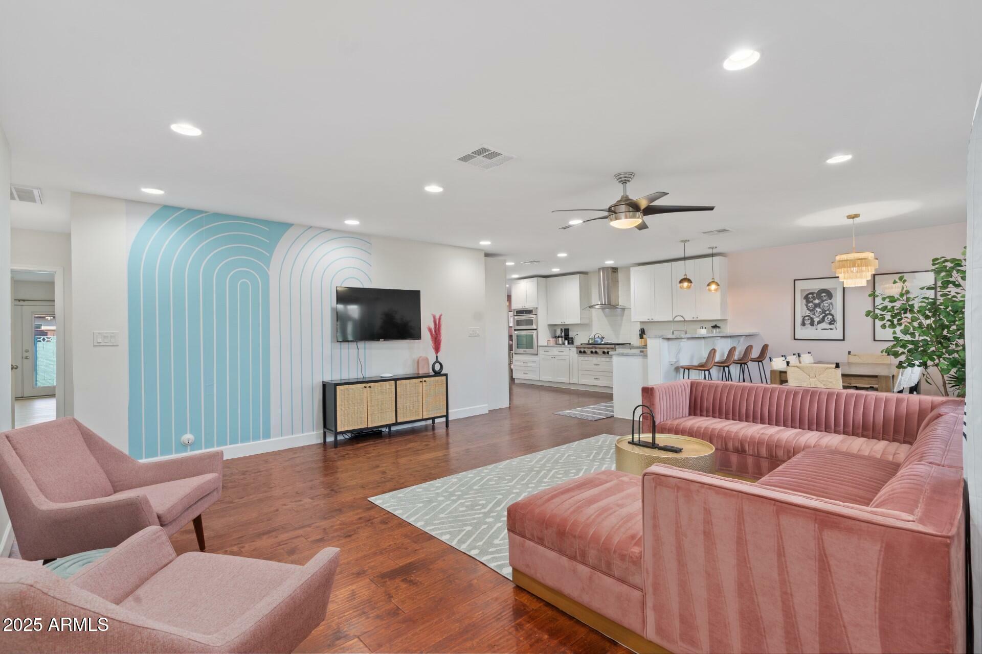 Property Photo: 8102 E Cambridge Avenue AZ 85257