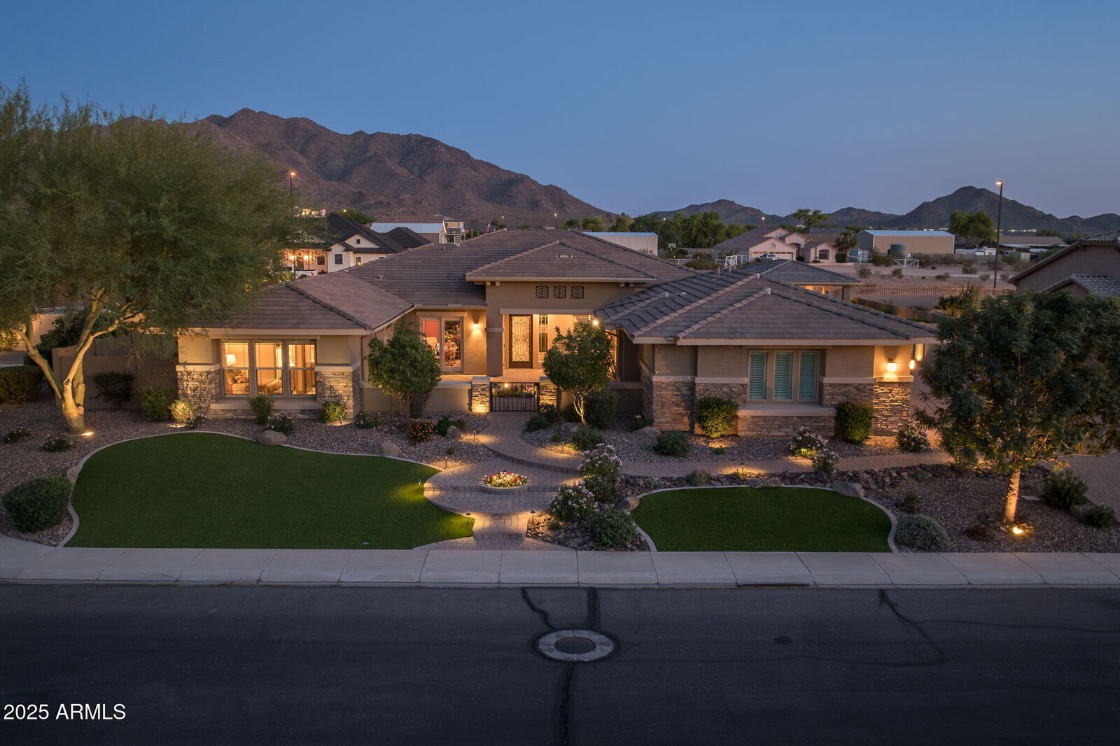 Property Photo:  3119 E Bellflower Drive  AZ 85298 