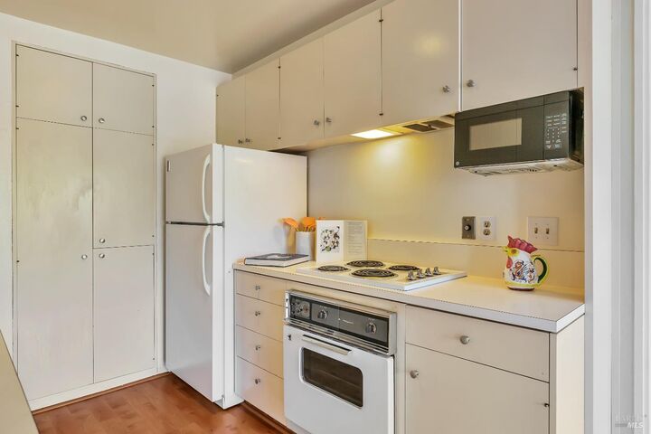 Property Photo: 94 Forest Lane CA 94903
