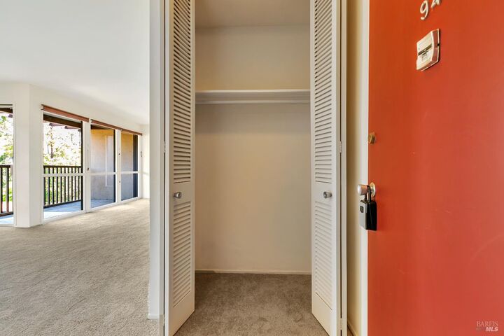 Property Photo:  94 Forest Lane  CA 94903 