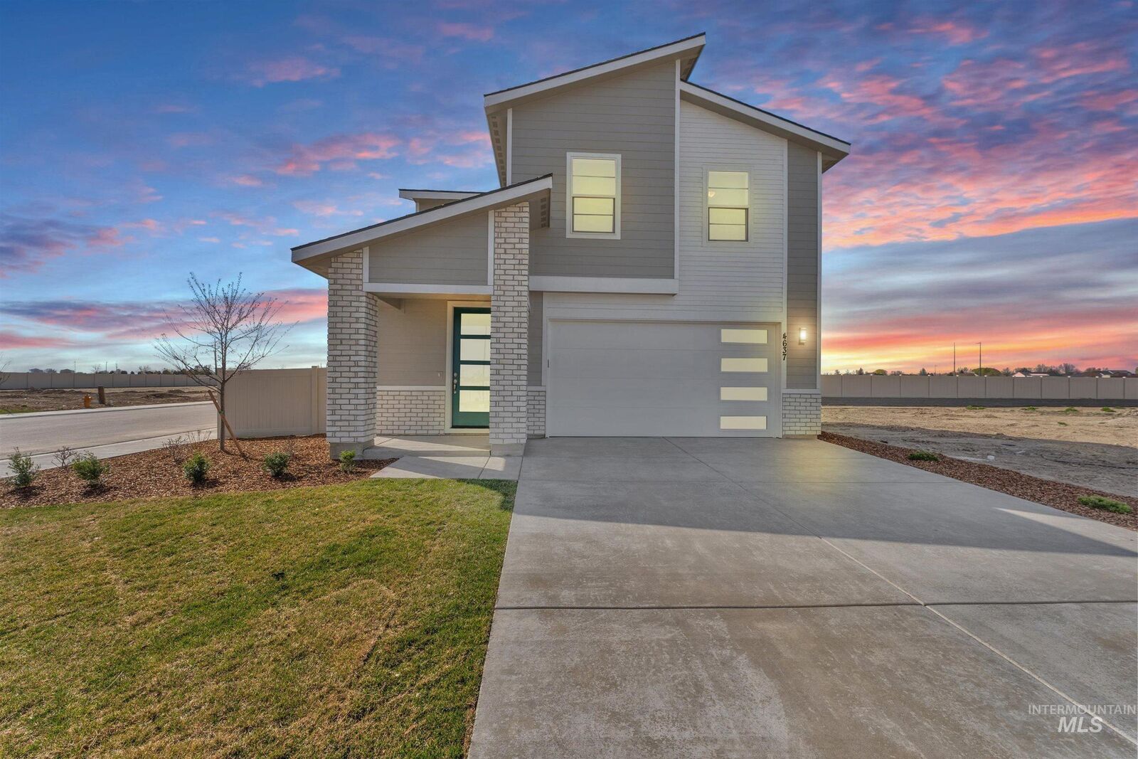 Property Photo:  708 N Tessa Ave  ID 83642 