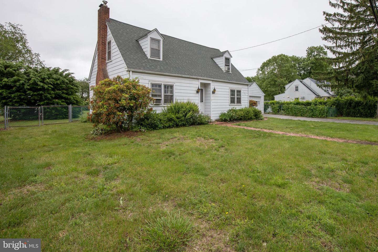 Property Photo: 2230 Edgely Road PA 19057