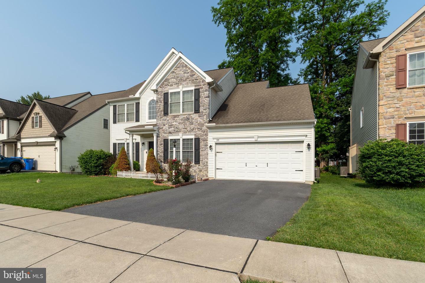 Property Photo: 55 Hamlet Circle PA 17050
