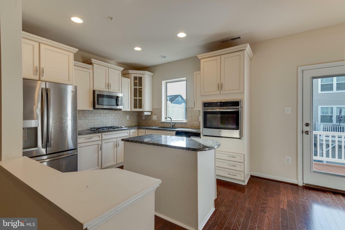 Property Photo: 9759 Kilt Place MD 20601