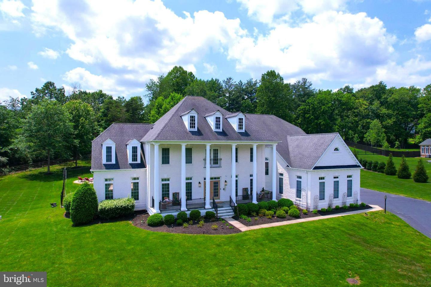 Property Photo: 2506 Coulter Lane VA 22124