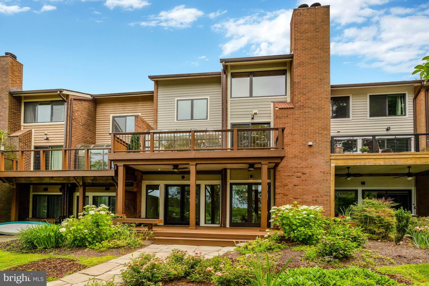 Property Photo: 11064 Thrush Ridge Road VA 20191