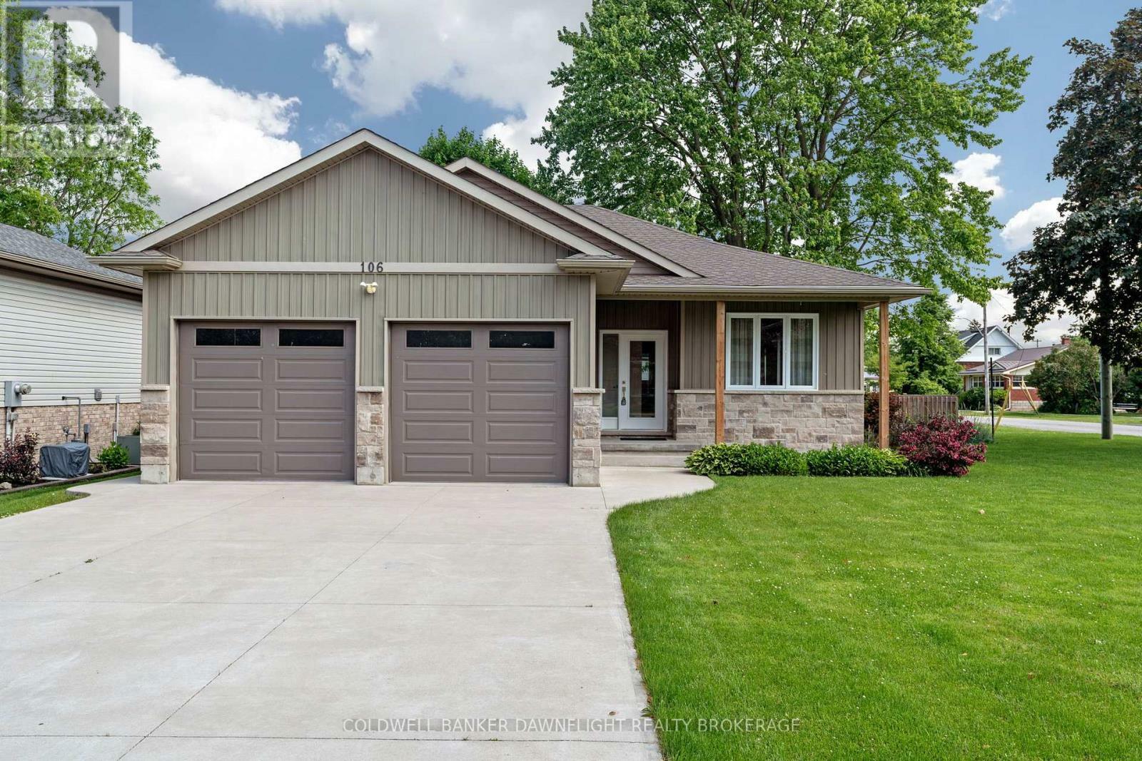 Property Photo:  106 Mill Street  ON N0M 1S2 