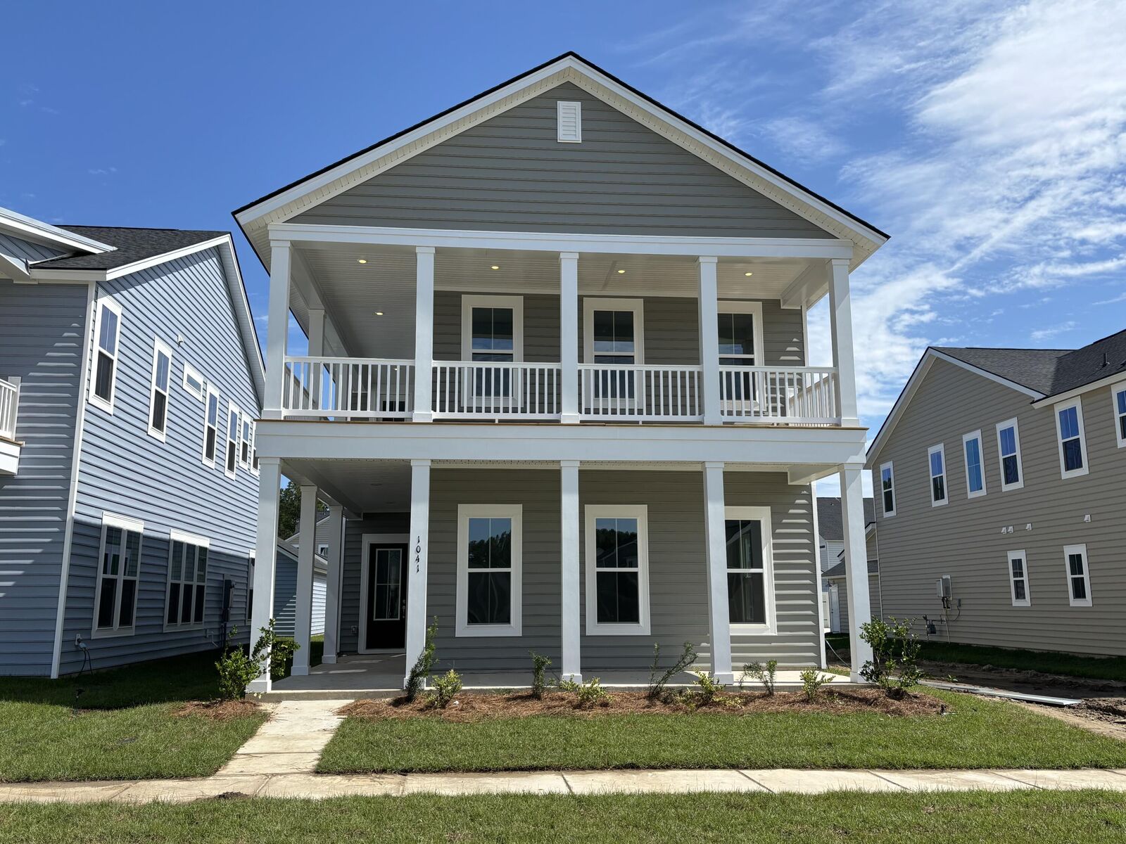 Property Photo:  1041 Scotch Bonnet Way  SC 29485 