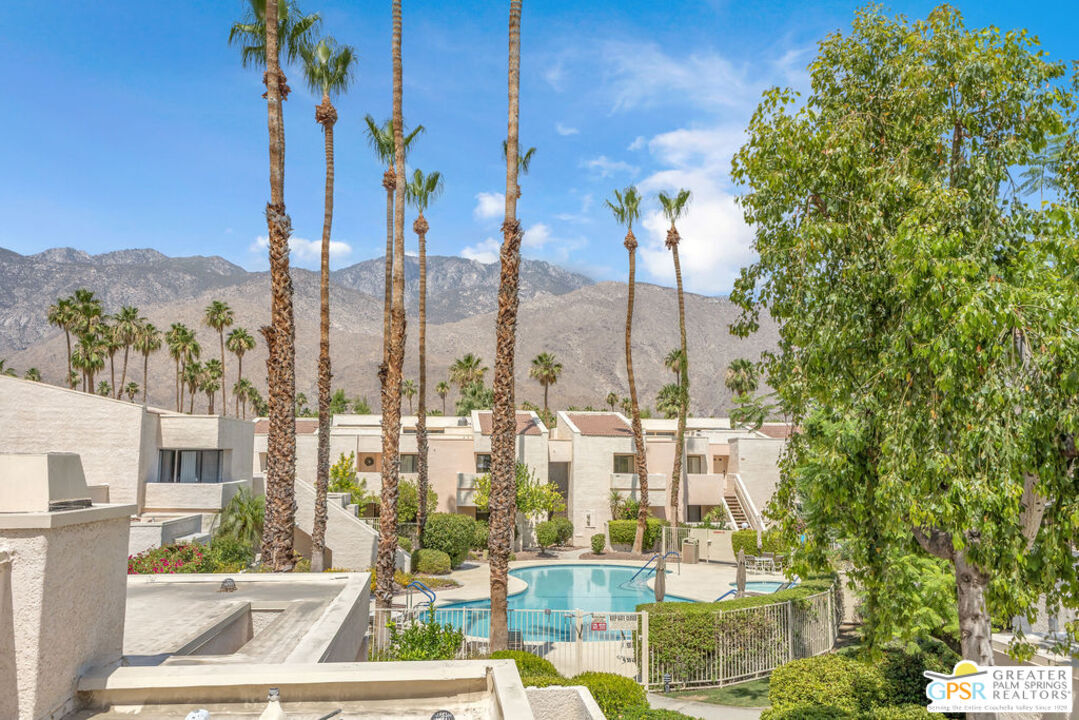 Property Photo:  2071 Normandy Ct  CA 92264 