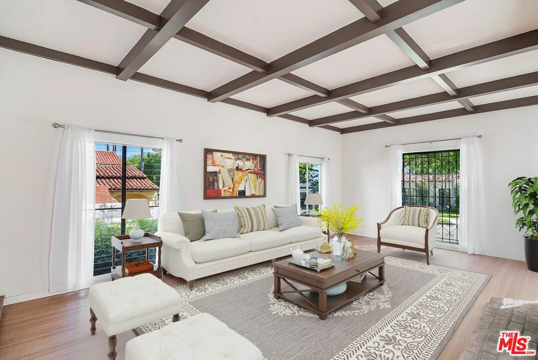 439 El Camino Dr  Beverly Hills CA 90212 photo