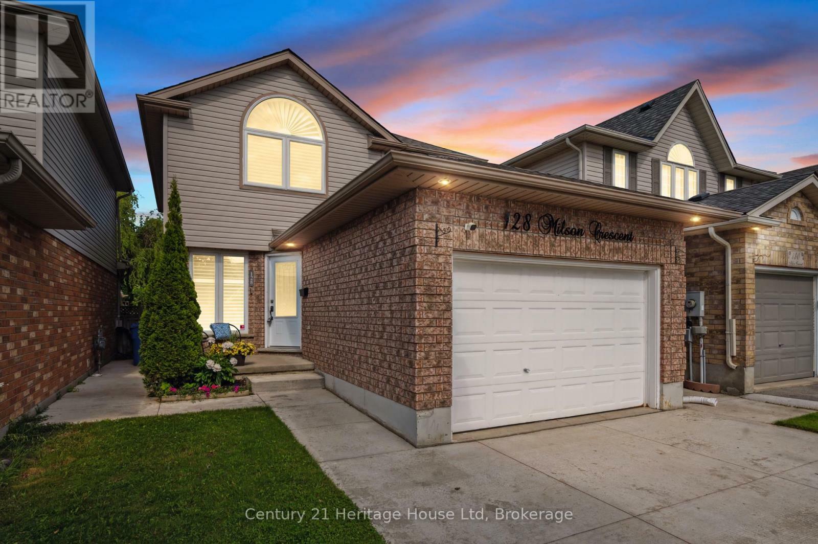 Property Photo:  128 Milson Crescent  ON N1C 1G5 