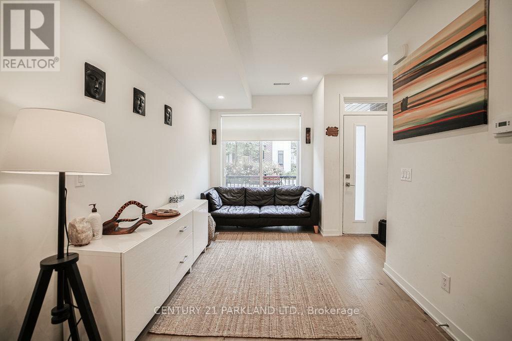Property Photo: 110 Canon Jackson Drive 102 ON M6M 3Z4