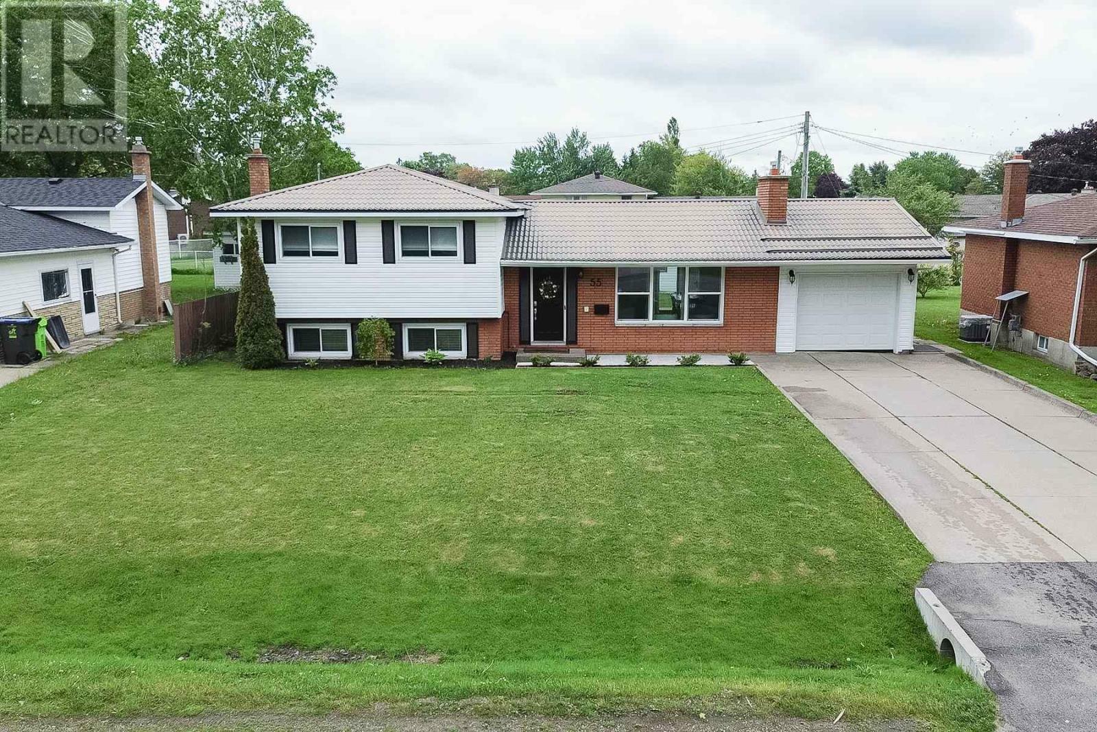 55 Pelican Dr  Sault Ste. Marie ON P6B 3Z5 photo