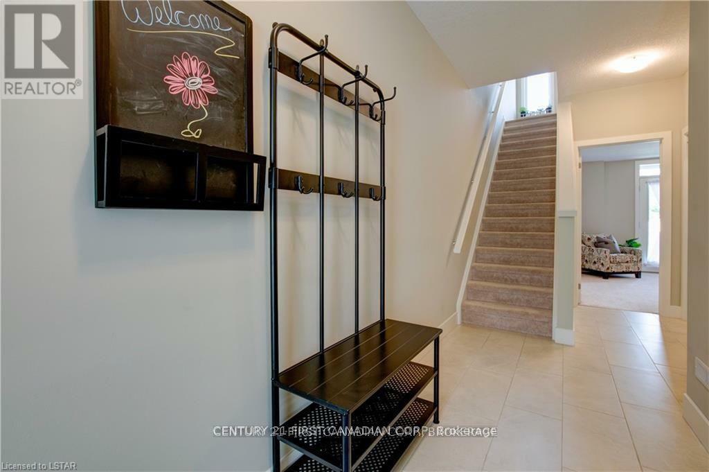 Property Photo: 177 Edgevalley Road 33 ON N5V 0C5