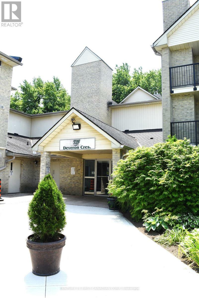 Property Photo: 725 Deveron Crescent 120 ON N5Z 4X3